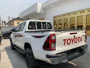 New Toyota Hilux 2022 White