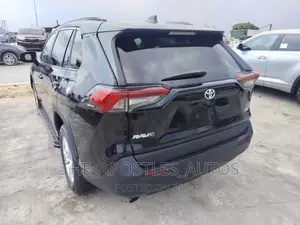Toyota RAV4 XLE FWD 2020 Black