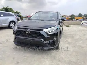 Toyota RAV4 XLE FWD 2020 Black