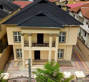 3bdrm Block of Flats in Off Lekki Phase One  for sale