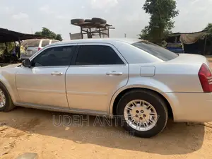 Chrysler 300,