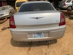 Chrysler 300,