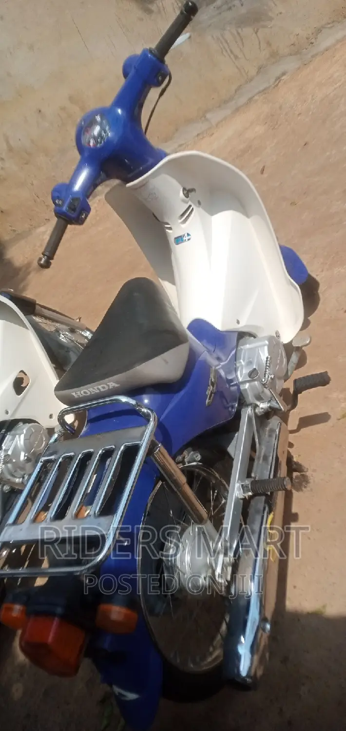 Honda CB 2020 Blue