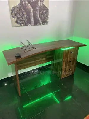 Quality Office Desk With Lights