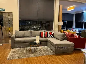 A Simple Corner Unit With a Centre Table