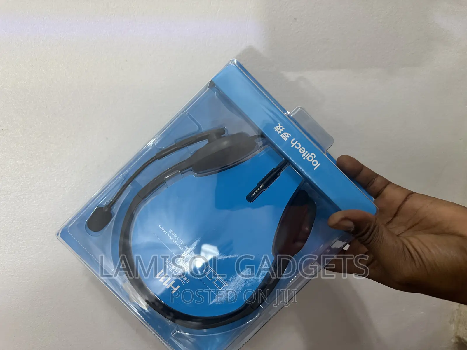 Logitech H111