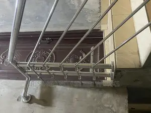 Quality Stainless Hand Rail. Available in Different Designs,