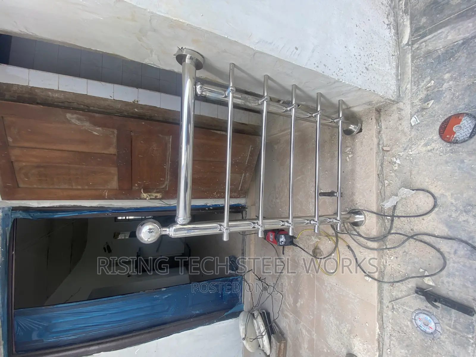 Quality Stainless Hand Rail. Available in Different Designs,