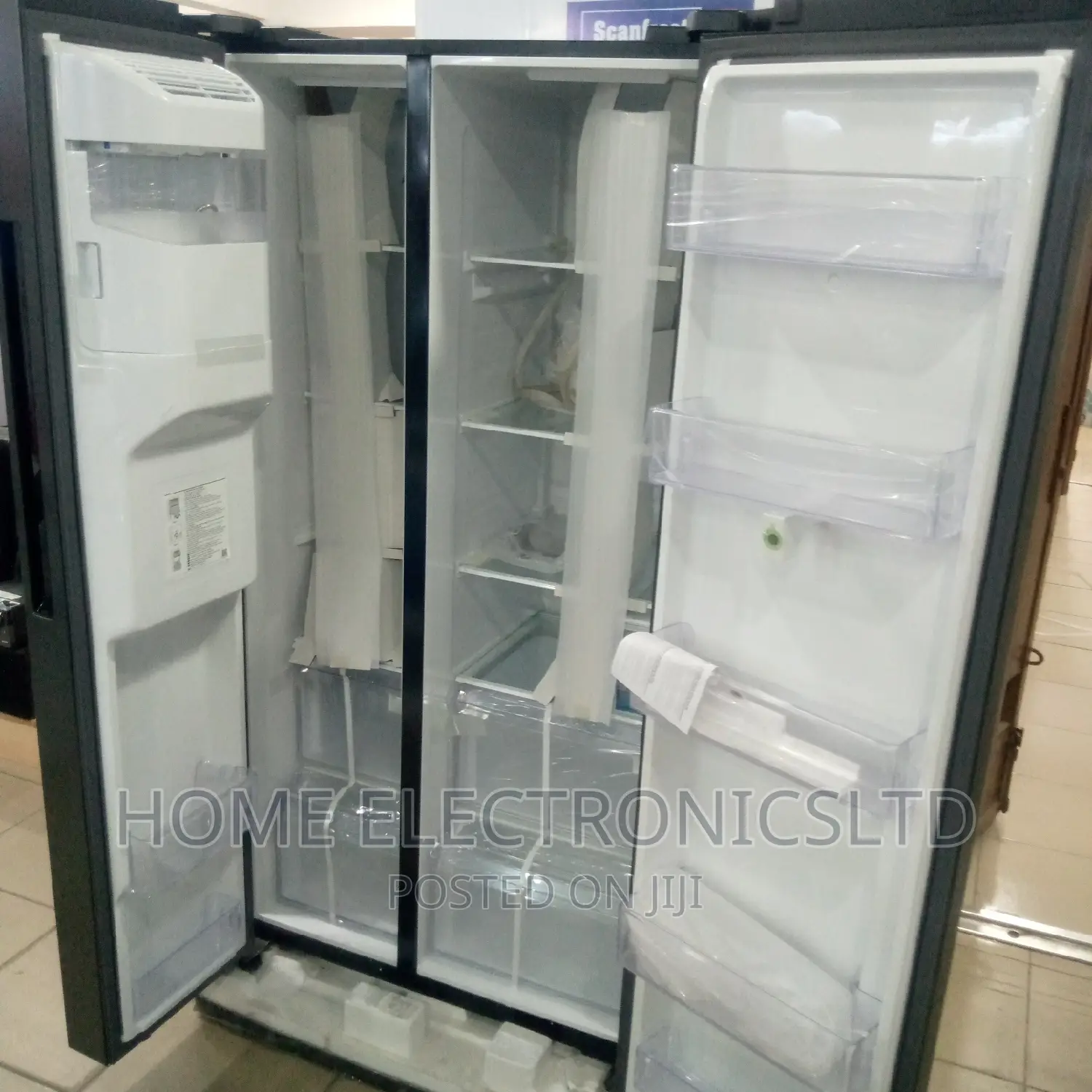 Samsung Side by Side Refrigerator With Ice Maker 641 Liters