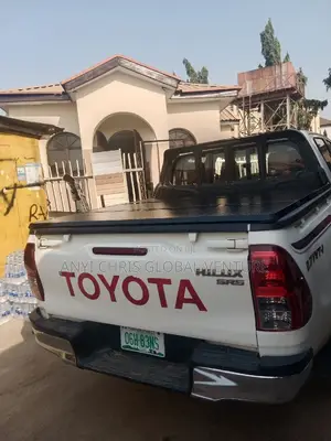 Toyota Hilux Booth Cover Fiber Folding