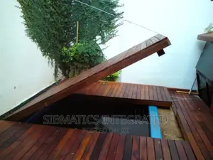 Bi Fold Swimming Pool Cover
