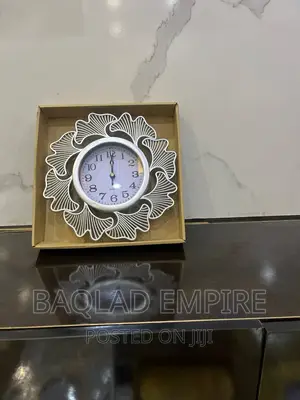 Single Wall Clock (Silver)