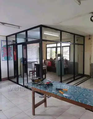Fully Enclosed Office Partition