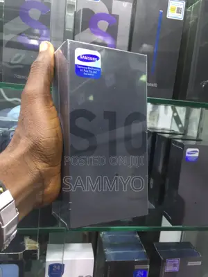 New Samsung Galaxy S10 128 GB Blue