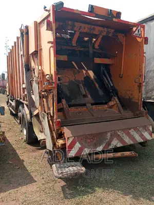 Compactor Truck