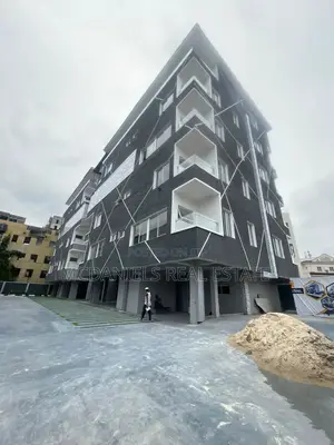 4bdrm Maisonette in Lekki Phase 1 for sale