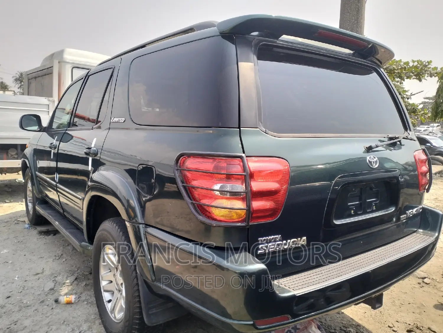 Toyota Sequoia 2004 Silver