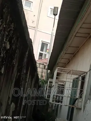 Strong Galvanized Solar Pole