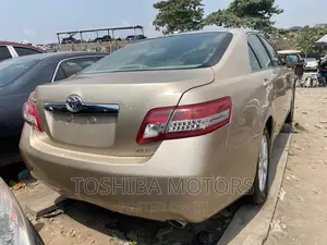 Toyota Camry 2010 Gold