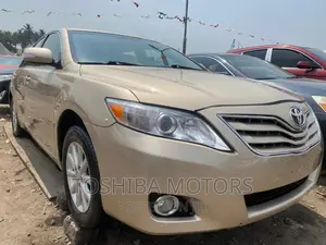 Toyota Camry 2010 Gold
