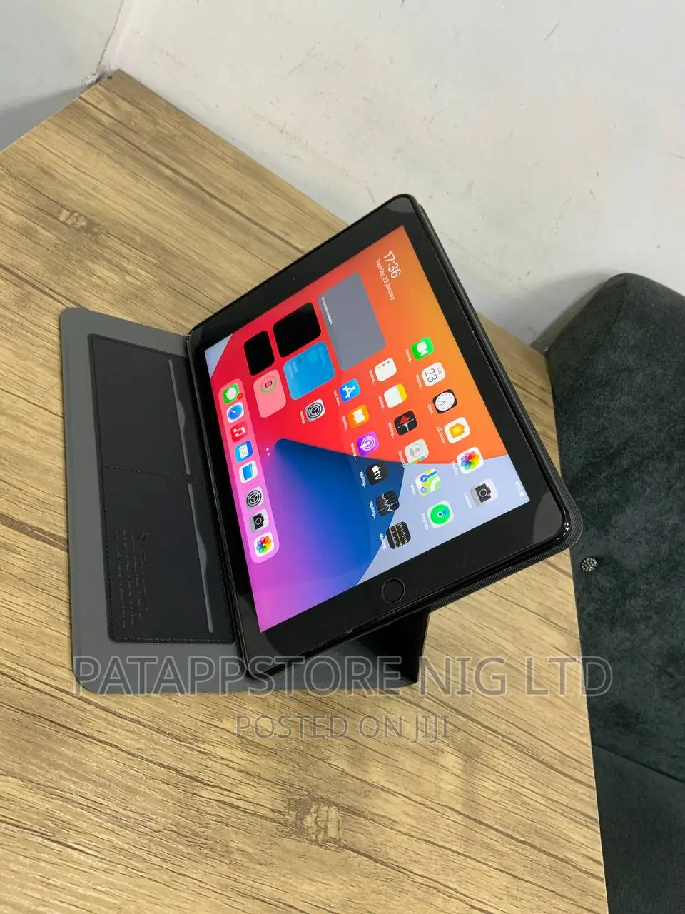 Apple iPad 9.7 32 GB Gray