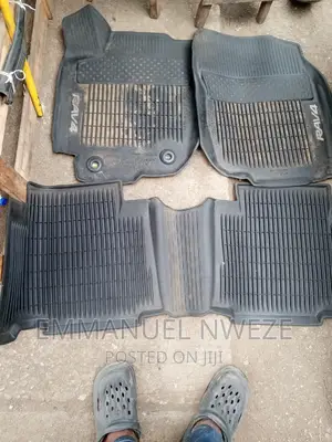 Toyota RAV4 Floor Mats