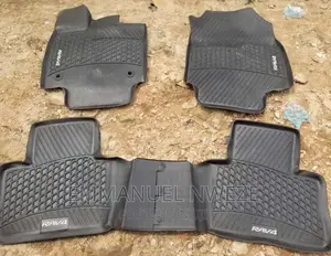 Photo - Toyota Rav4 Floor Mats
