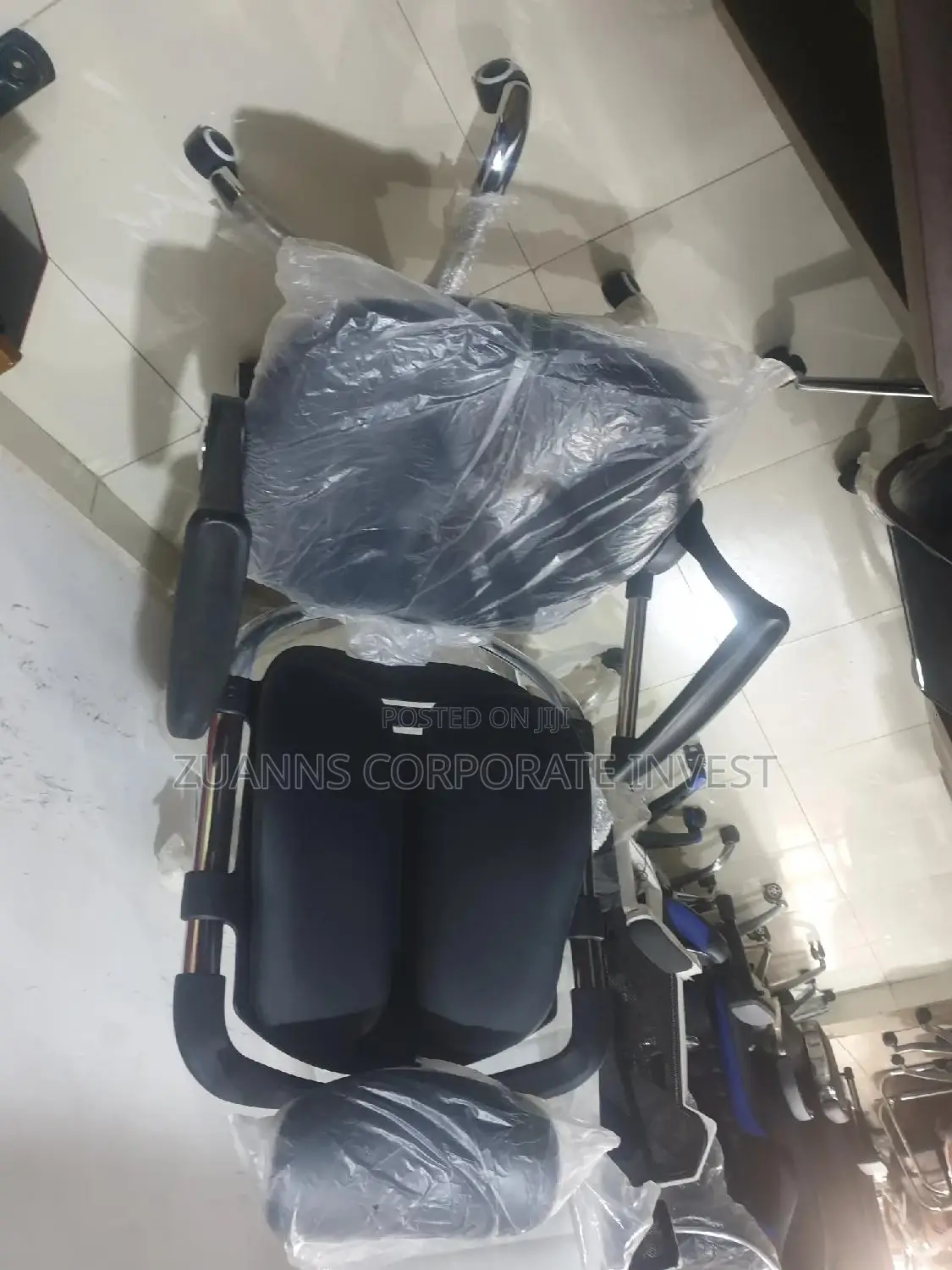 Kidney Chair