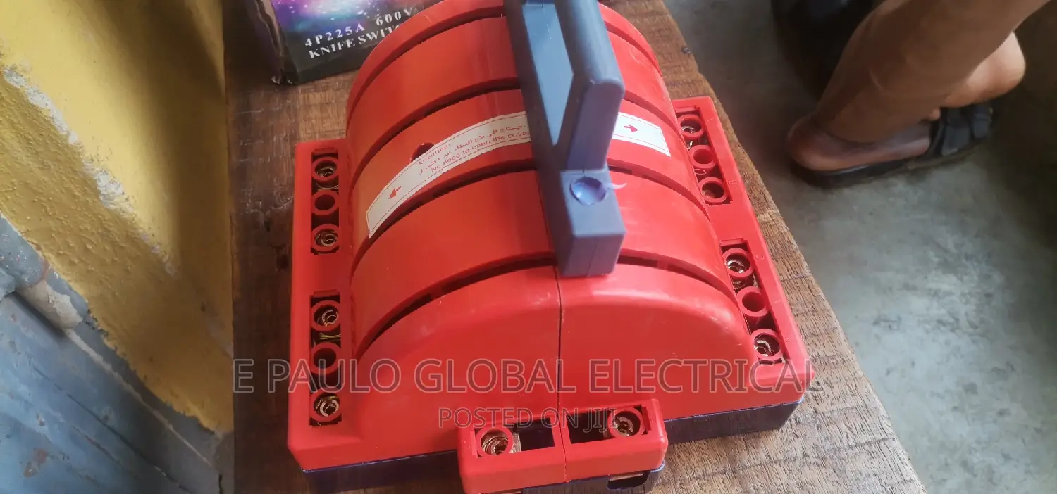 225AMPS 4 Pole Knife Swtich