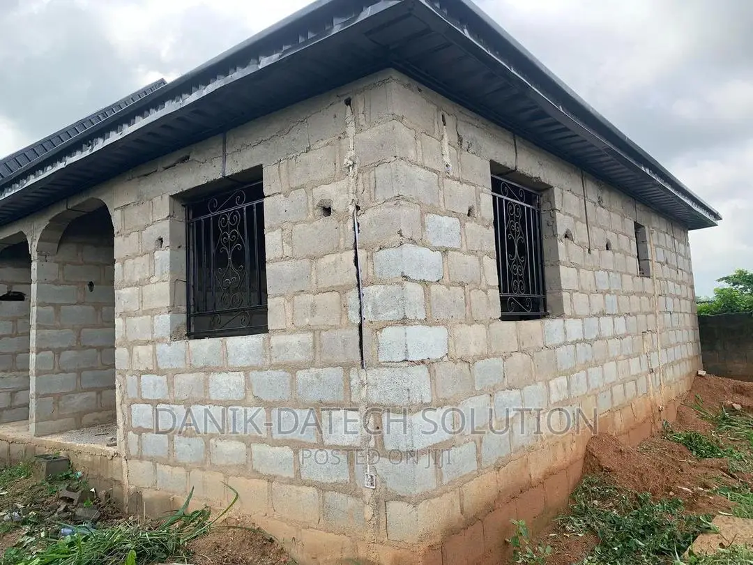 3bdrm Block of Flats in Soyoyeye, Abeokuta South for sale