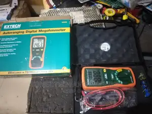 Digital Megohmeter(380260)