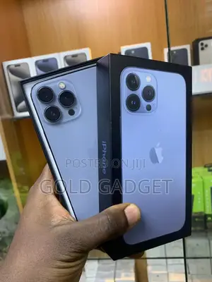 Photo - Apple iPhone 13 Pro Max 256 GB Blue