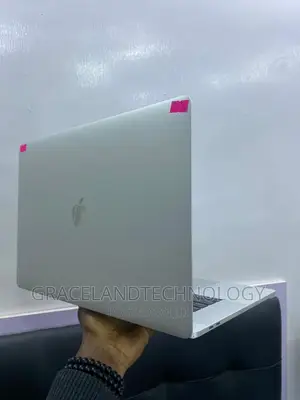 Laptop Apple MacBook Pro 2017 16GB Intel Core i7 SSD 512GB