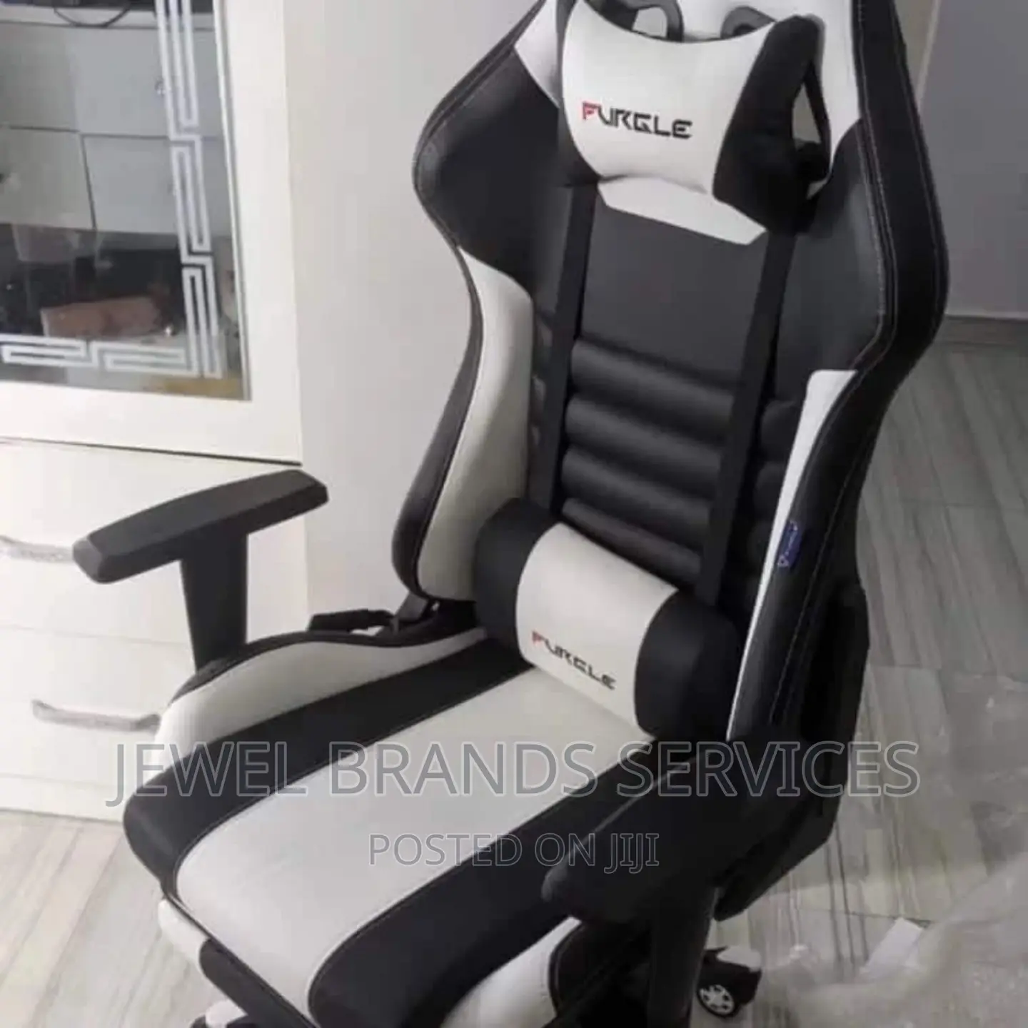 Gaming Chair With Footrest
