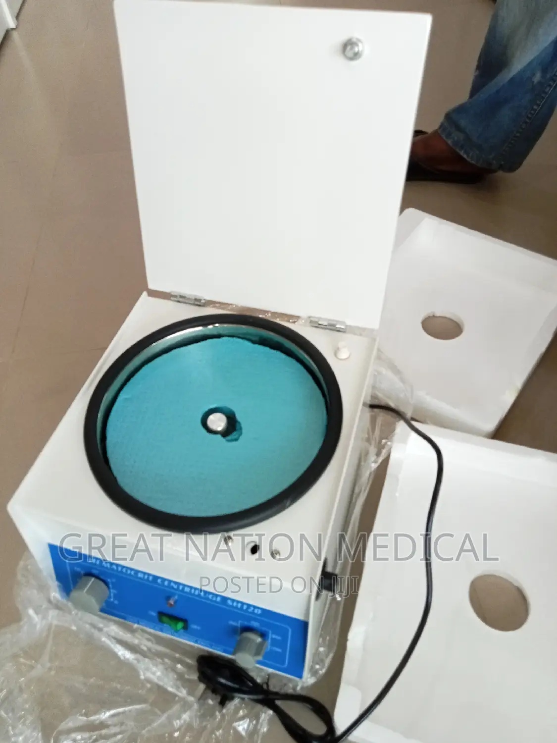 Micro Hematocrit Centrifuge