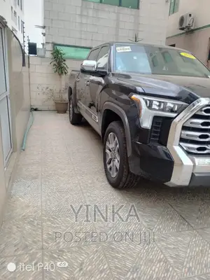 Toyota Tundra 2022 Black