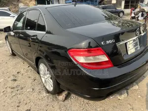 Mercedes-Benz C300 2010 Black