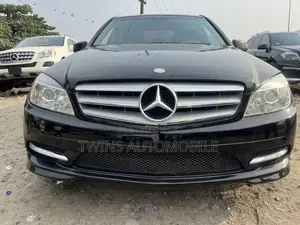 Mercedes-Benz C300 2010 Black