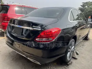 Mercedes-Benz C300 2017 Black