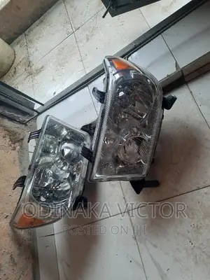 Headlamp Toyota Tundra 2010 Model