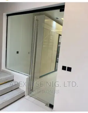 Touch Down Handle Clear Glass Bathroom