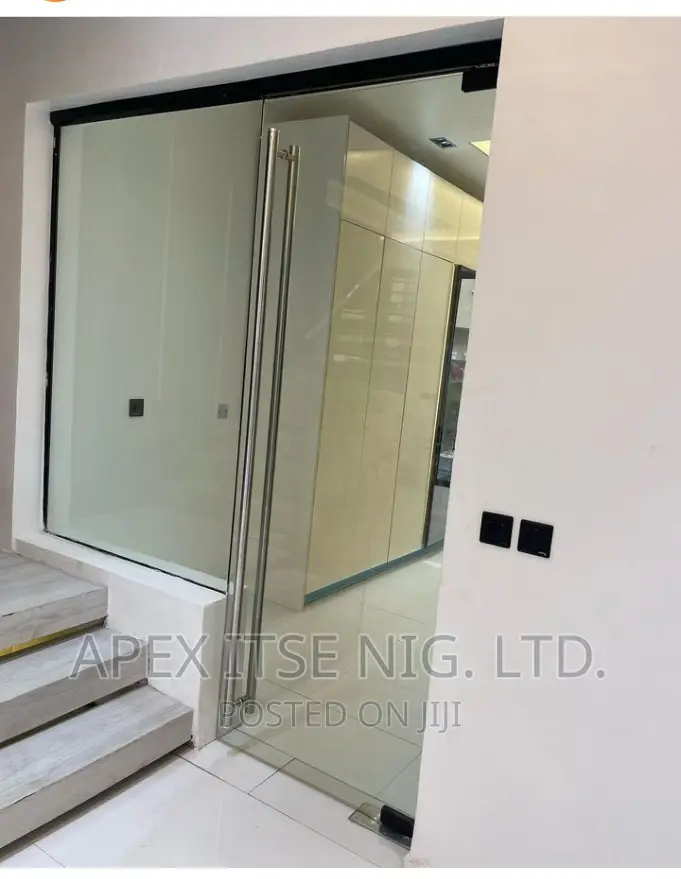 Touch Down Handle Clear Glass Bathroom