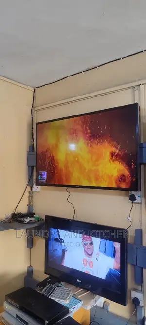 46 Inches Smart Colour Tv Fit in Ur Big Parlour