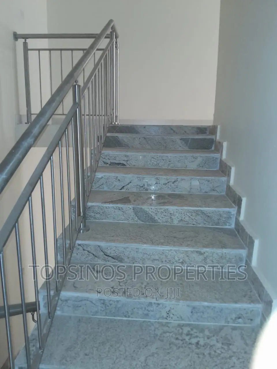5bdrm Duplex in Dawaki for rent