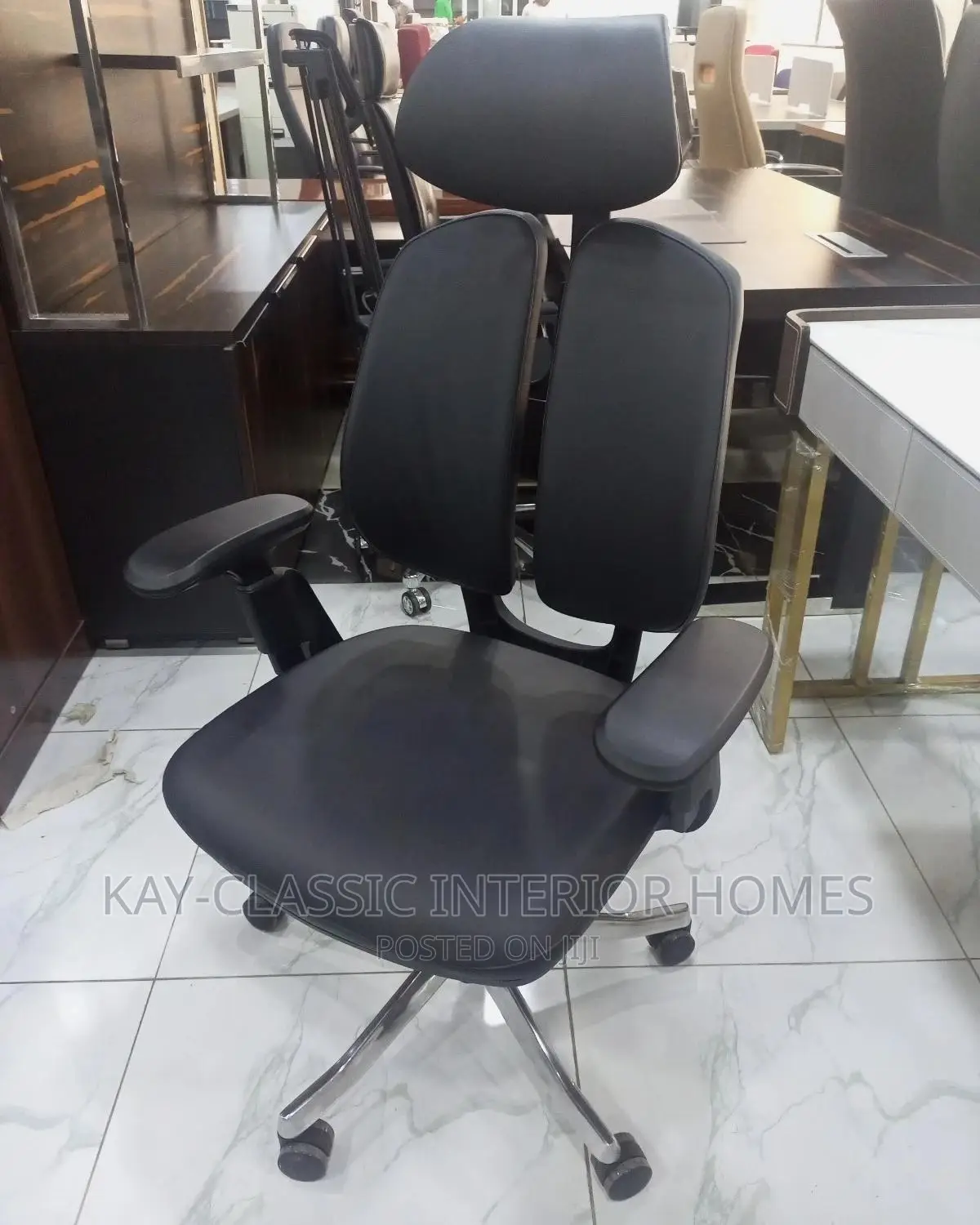 Egonomic Swivel Chair