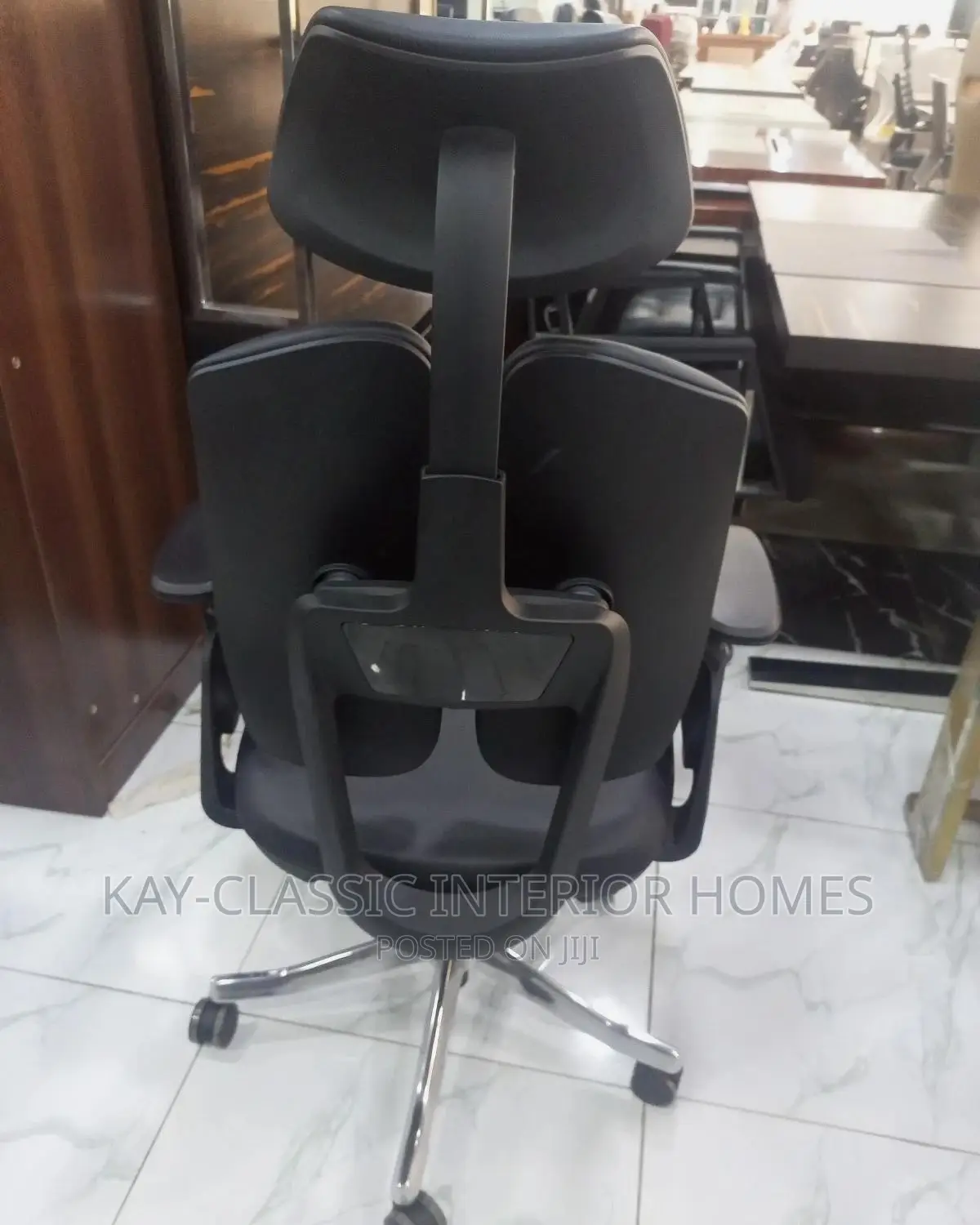 Egonomic Swivel Chair