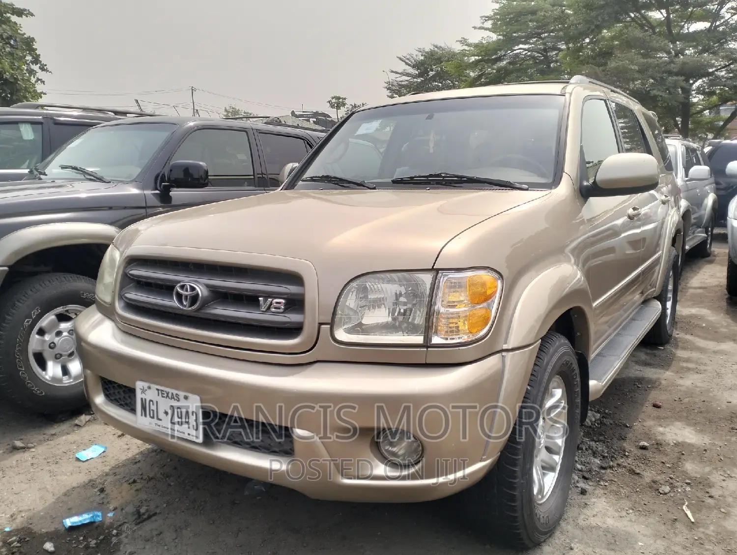 Toyota Sequoia 2004 Gold