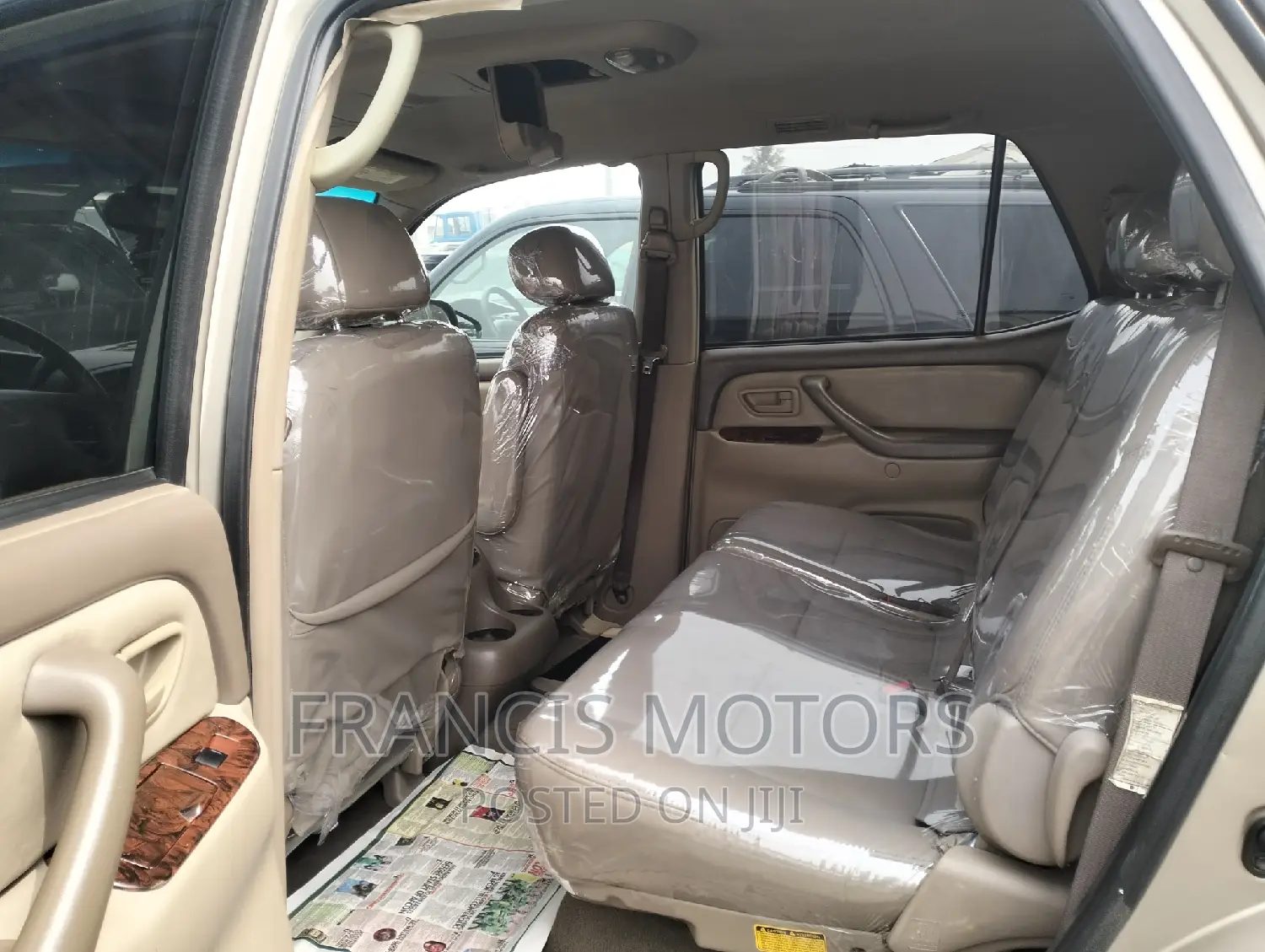 Toyota Sequoia 2004 Gold