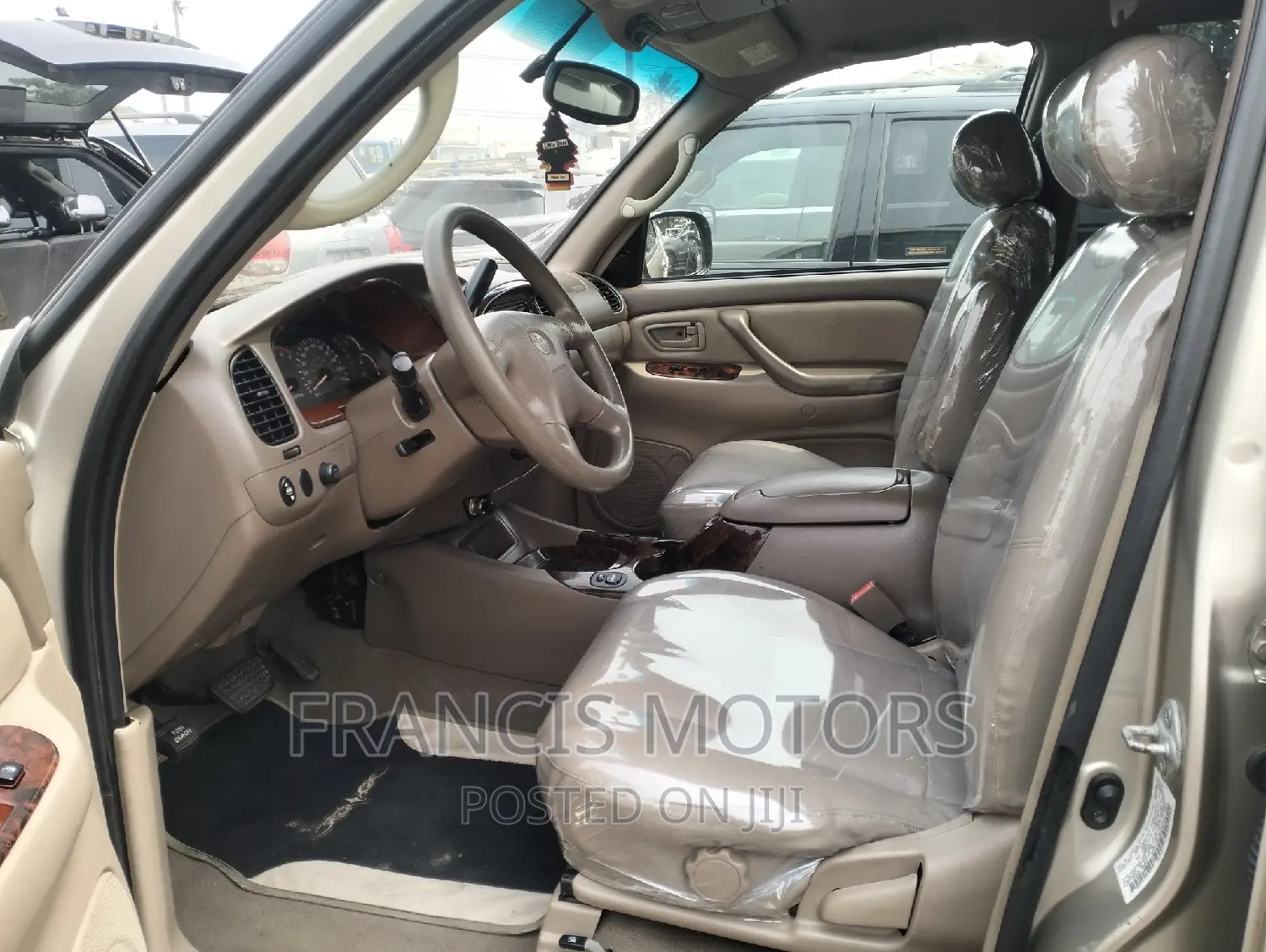 Toyota Sequoia 2004 Gold