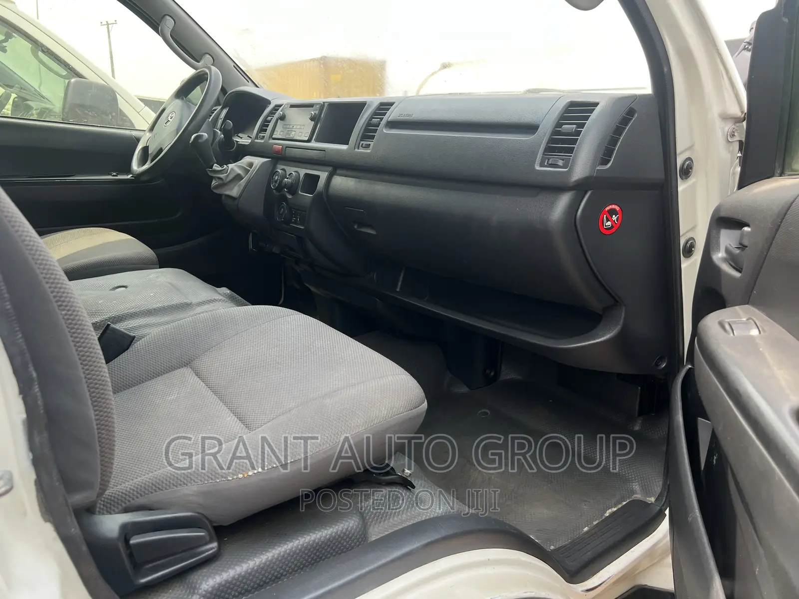 Toyota HiAce 2015 White